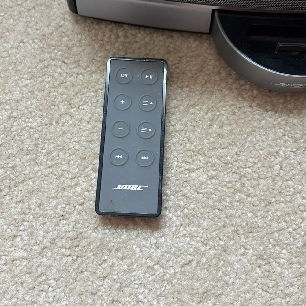 Bose SoundDock Portable Digital Music System - Picture 4 of 4
